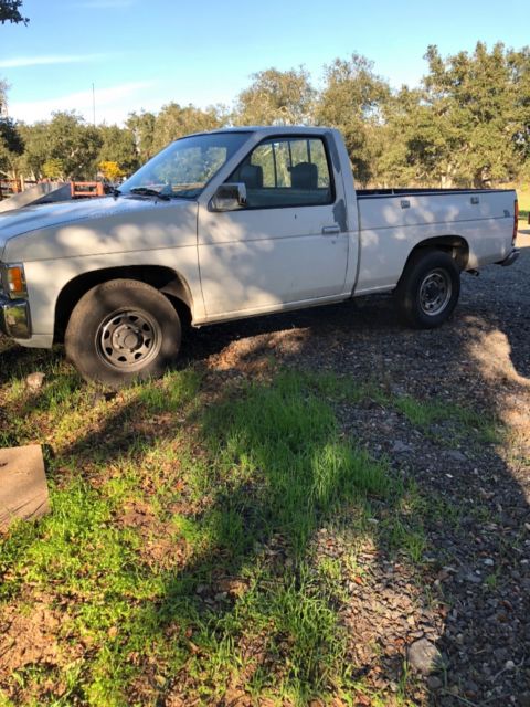 1994 White Nissan Other Pickups Pick up hard body