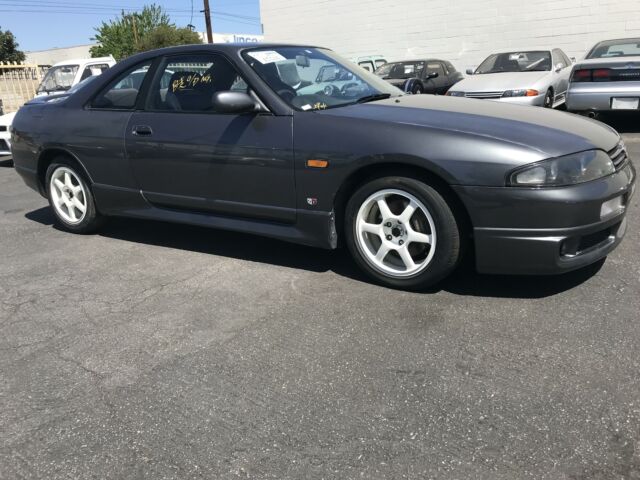 1994 Gray Nissan GT-R Coupe