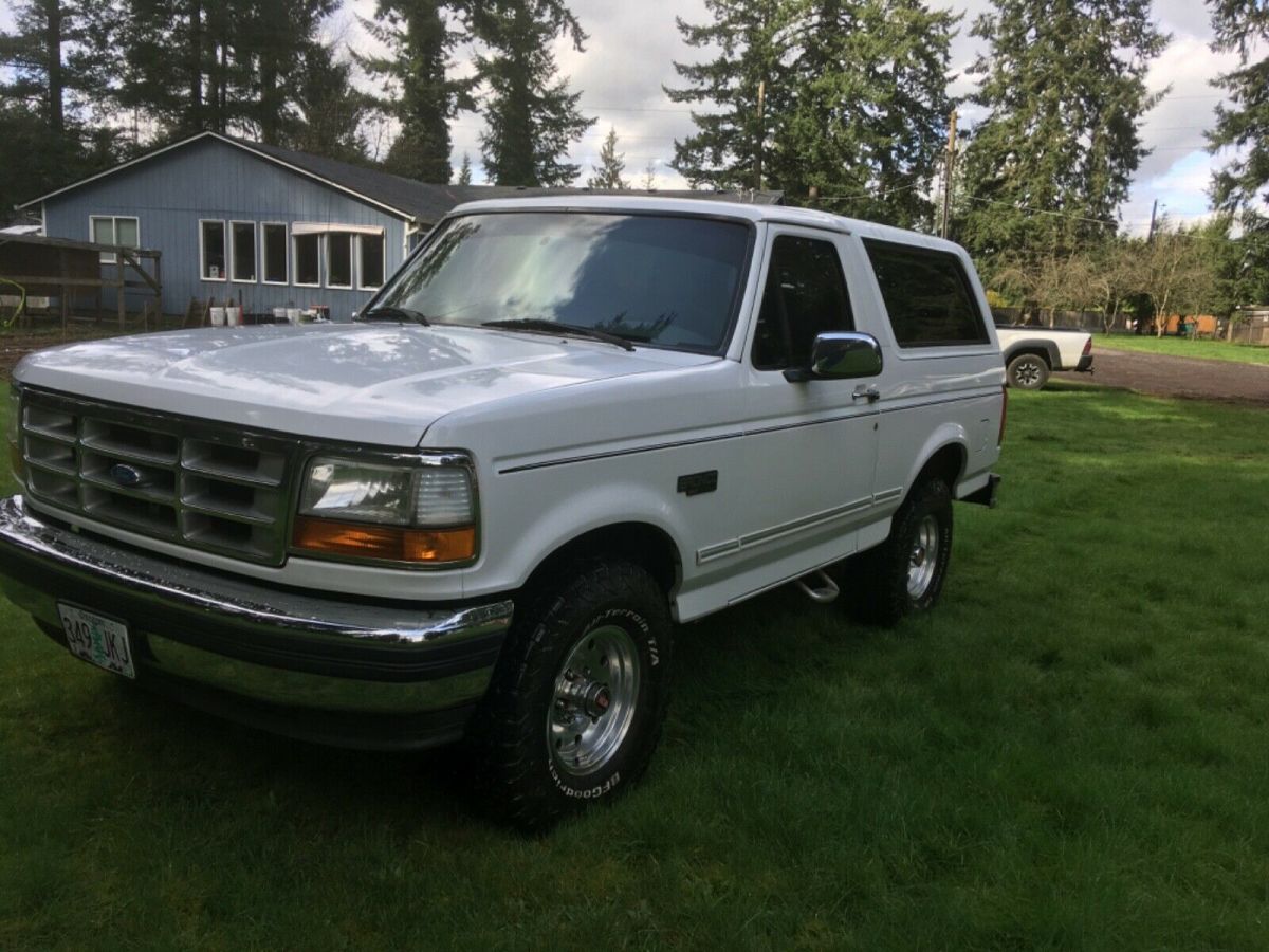 1994 White Ford Bronco SUV