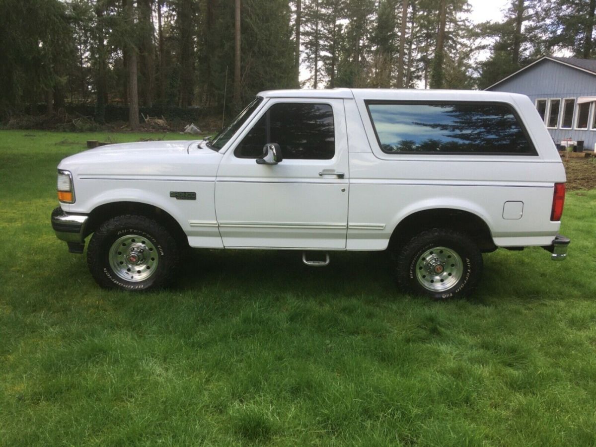 1994 White Ford Bronco SUV