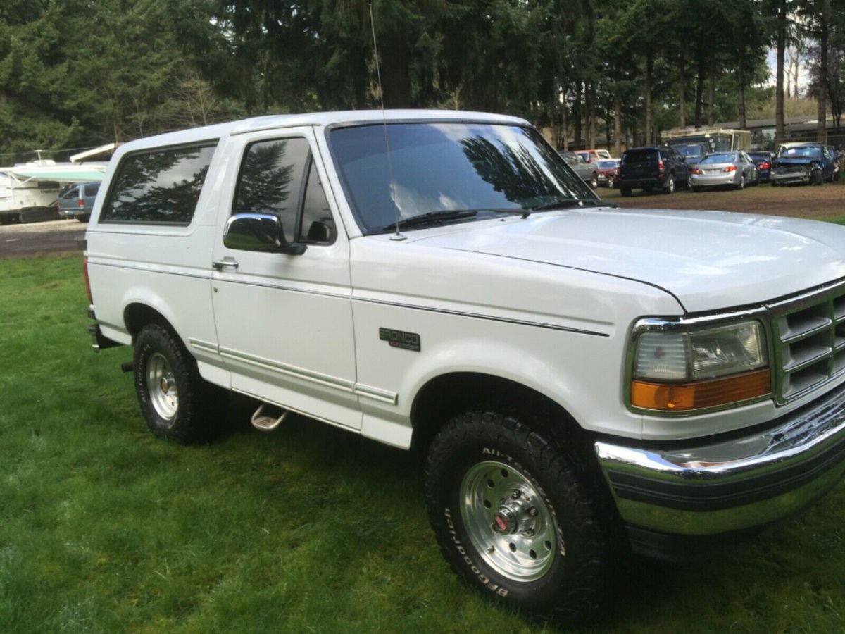 1994 White Ford Bronco SUV