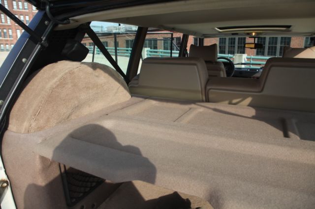 1994 White Land Rover Range Rover SUV