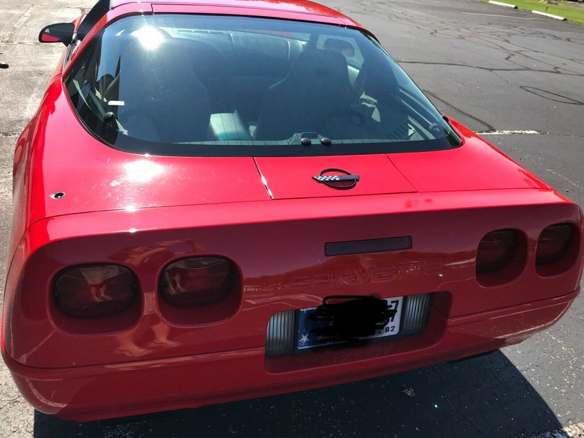 1994 Red Chevrolet Corvette Coupe