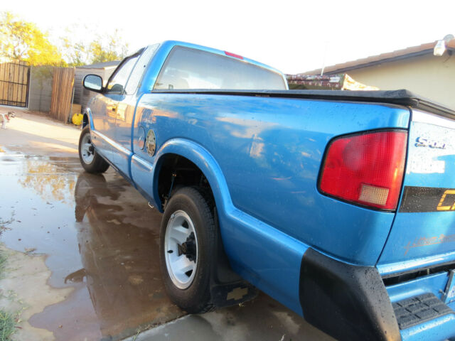 1994 Blue Chevrolet S-10 Extended Cab Pickup with Jump seats