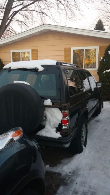 1994 Midnight Black Chevrolet S-10 SUV
