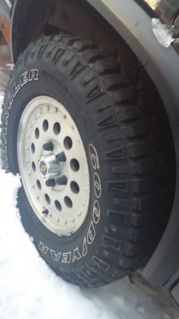 1994 Midnight Black Chevrolet S-10 SUV