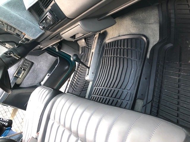1994 Green Chevrolet Silverado 1500 Standard Cab Pickup