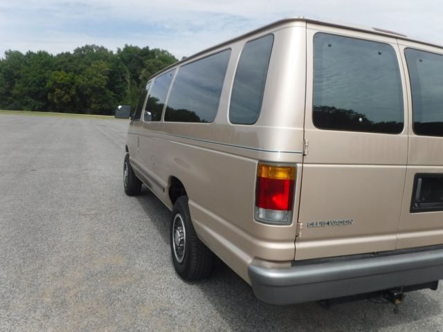 1994 Tan Ford E350 Minivan/Van