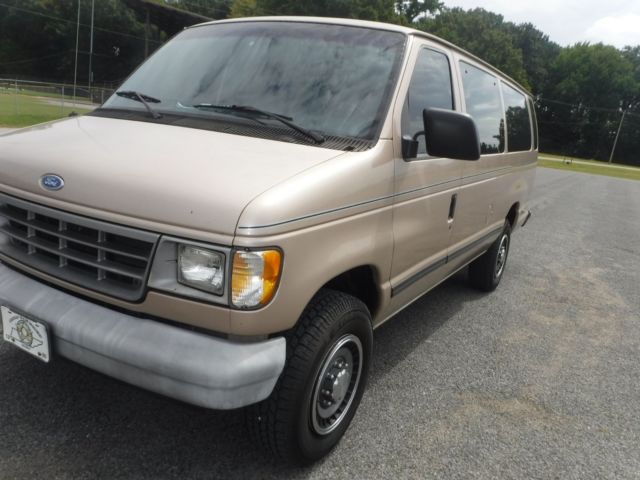 1994 Tan Ford E350 Minivan/Van