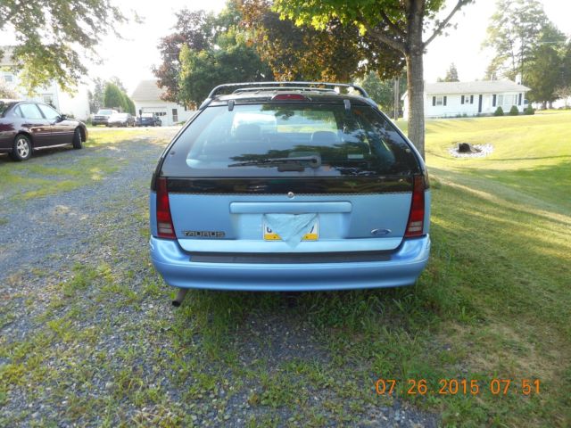 1994 Blue/Black Ford Taurus Wagon