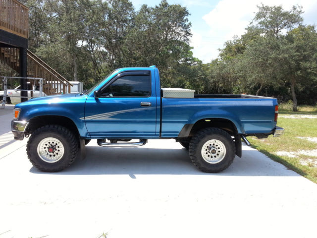 19940000 BLUE Toyota Tacoma reg.cab