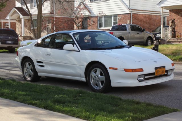 1994 White Toyota MR2 Coupe