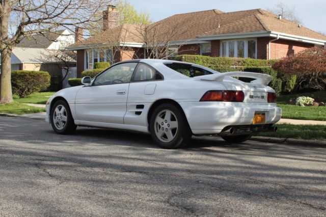 1994 White Toyota MR2 Coupe