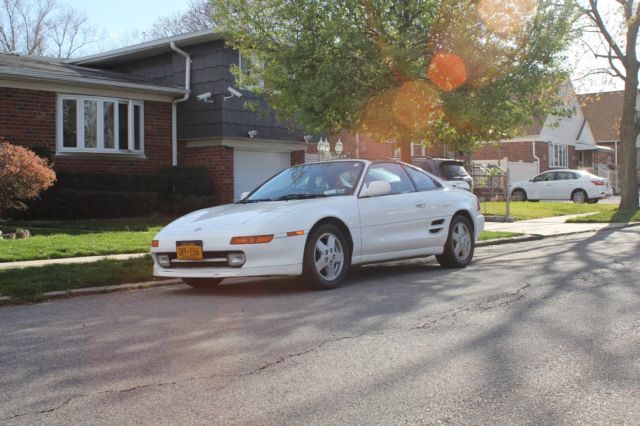 1994 White Toyota MR2 Coupe