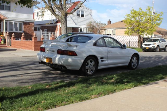 1994 White Toyota MR2 Coupe