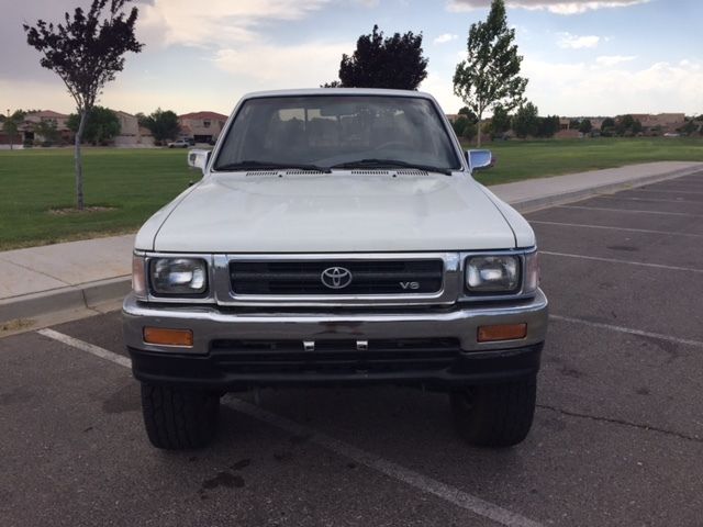 1994 White Toyota Pickup Extended Cab Pickup