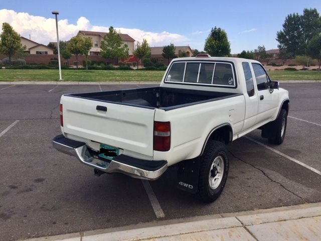 1994 White Toyota Pickup Extended Cab Pickup