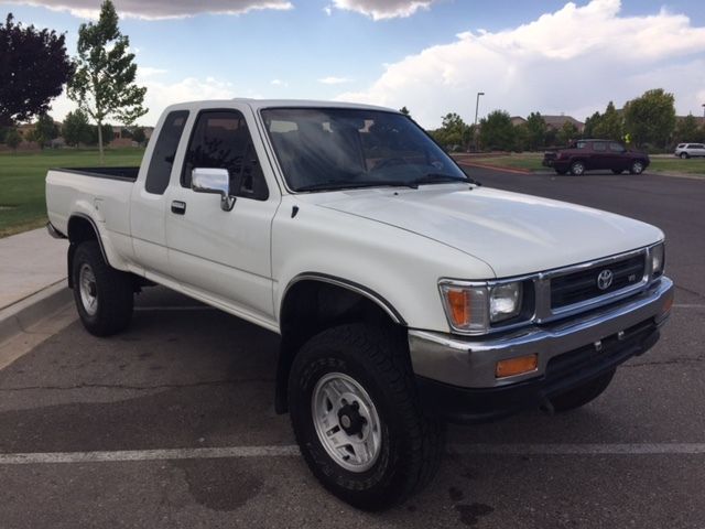 1994 White Toyota Pickup Extended Cab Pickup
