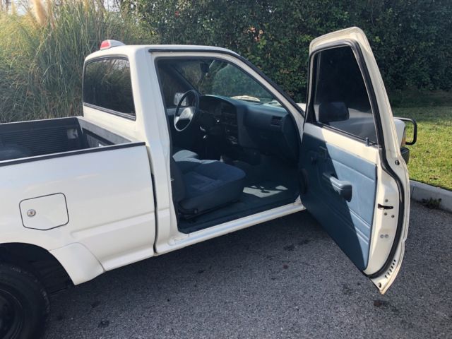 1994 White Toyota Pickup Crew Cab Pickup