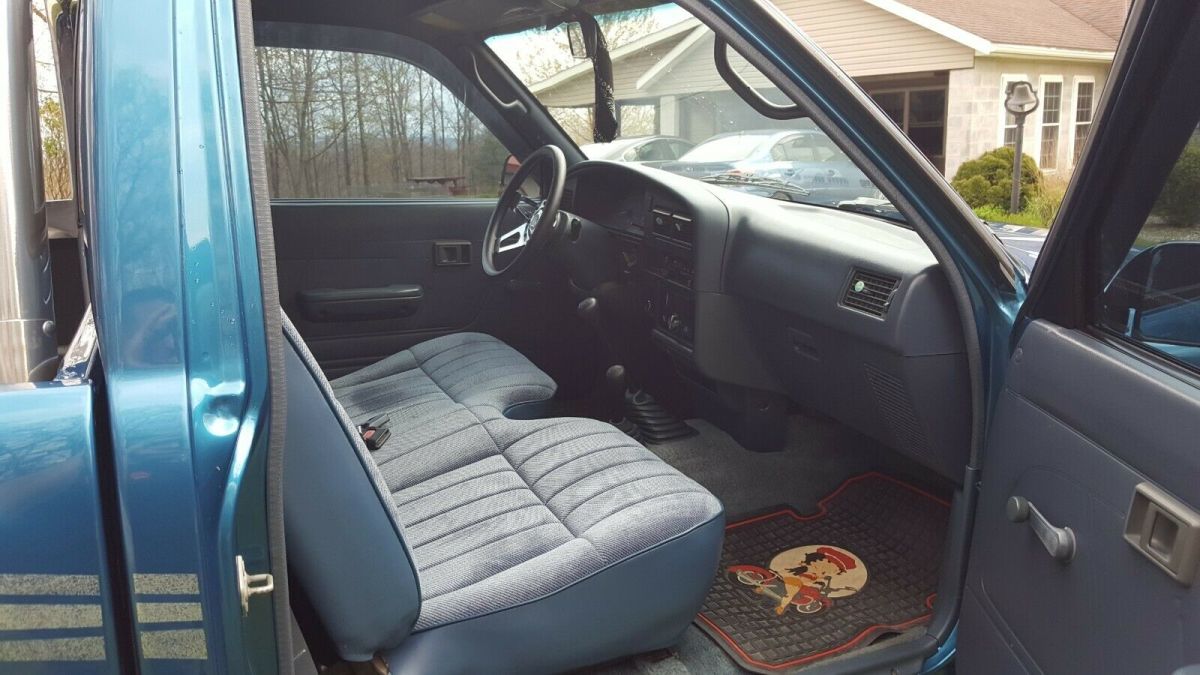 1994 Toyota Pickup Standard Cab Pickup