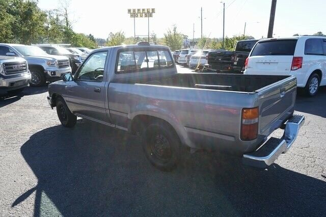 1994 Gray Toyota Truck --