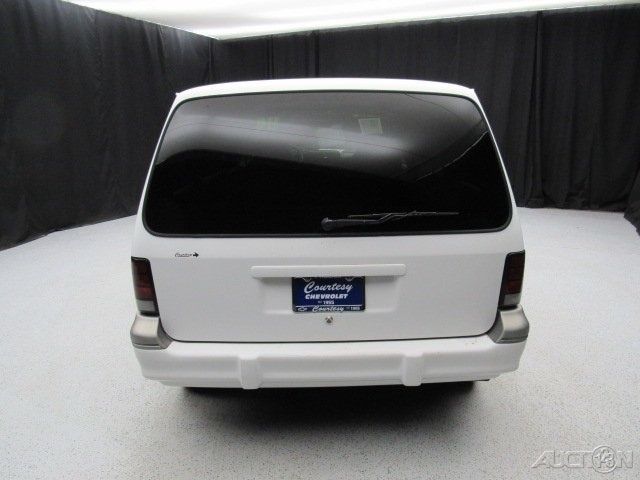 1994 White Dodge Caravan Minivan/Van