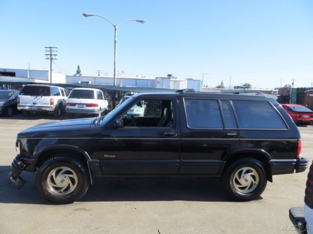 1994 Black Oldsmobile Bravada SUV