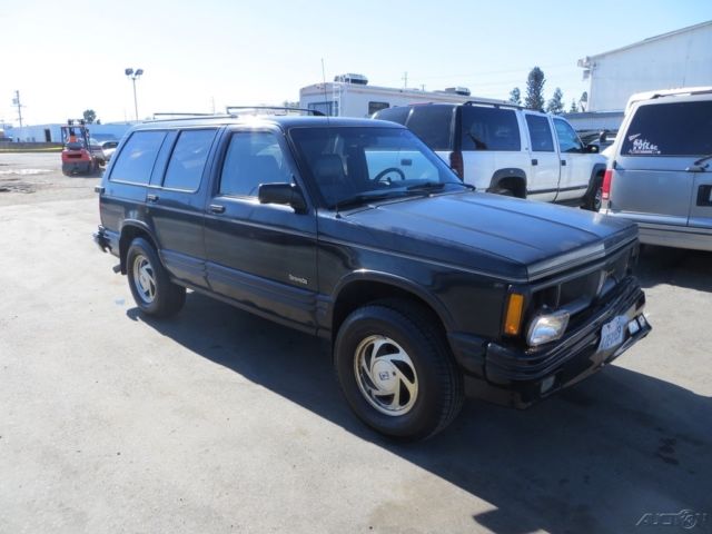 1994 Black Oldsmobile Bravada SUV