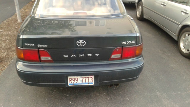 19940000 Green Toyota Camry Sedan
