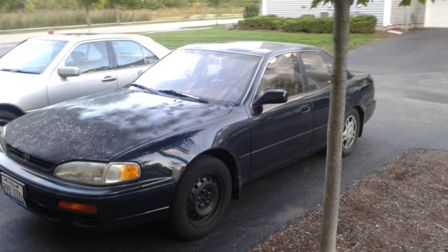 19940000 Green Toyota Camry Sedan