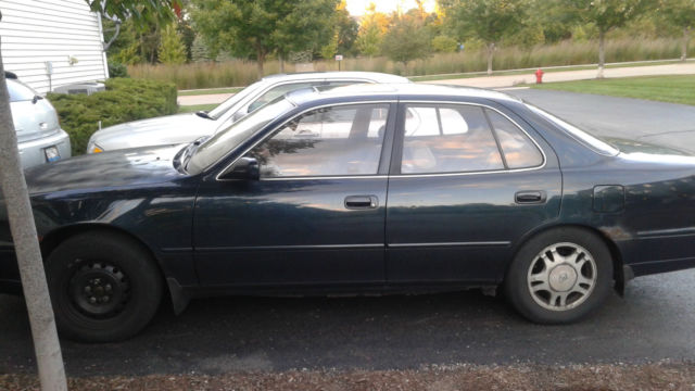19940000 Green Toyota Camry Sedan