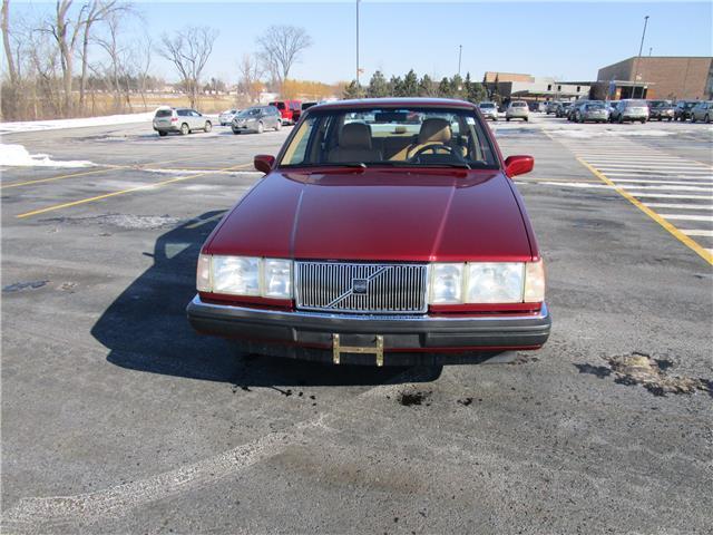 1994 Maroon Volvo 900 --
