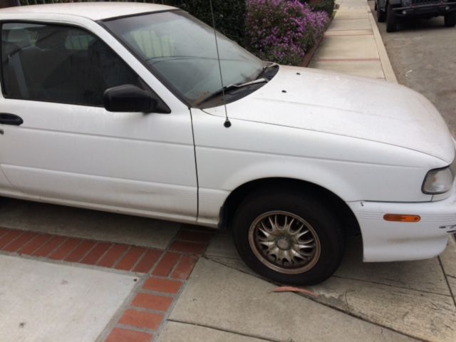 1994 White Nissan Sentra Sedan
