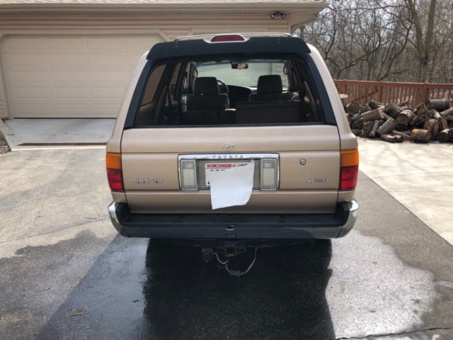1995 Gold Toyota 4Runner SUV