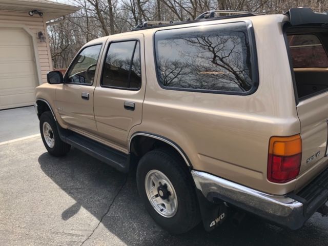 1995 Gold Toyota 4Runner SUV