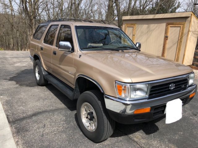 1995 Gold Toyota 4Runner SUV