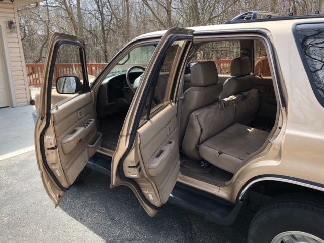 1995 Gold Toyota 4Runner SUV