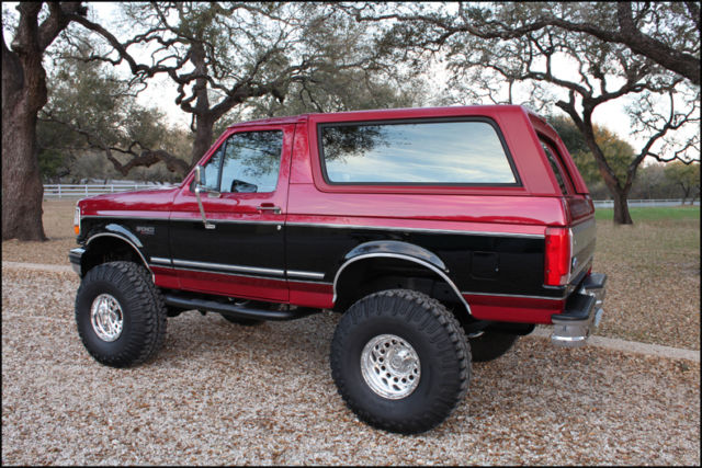 1985 Red &amp- Black Ford Bronco Bronco