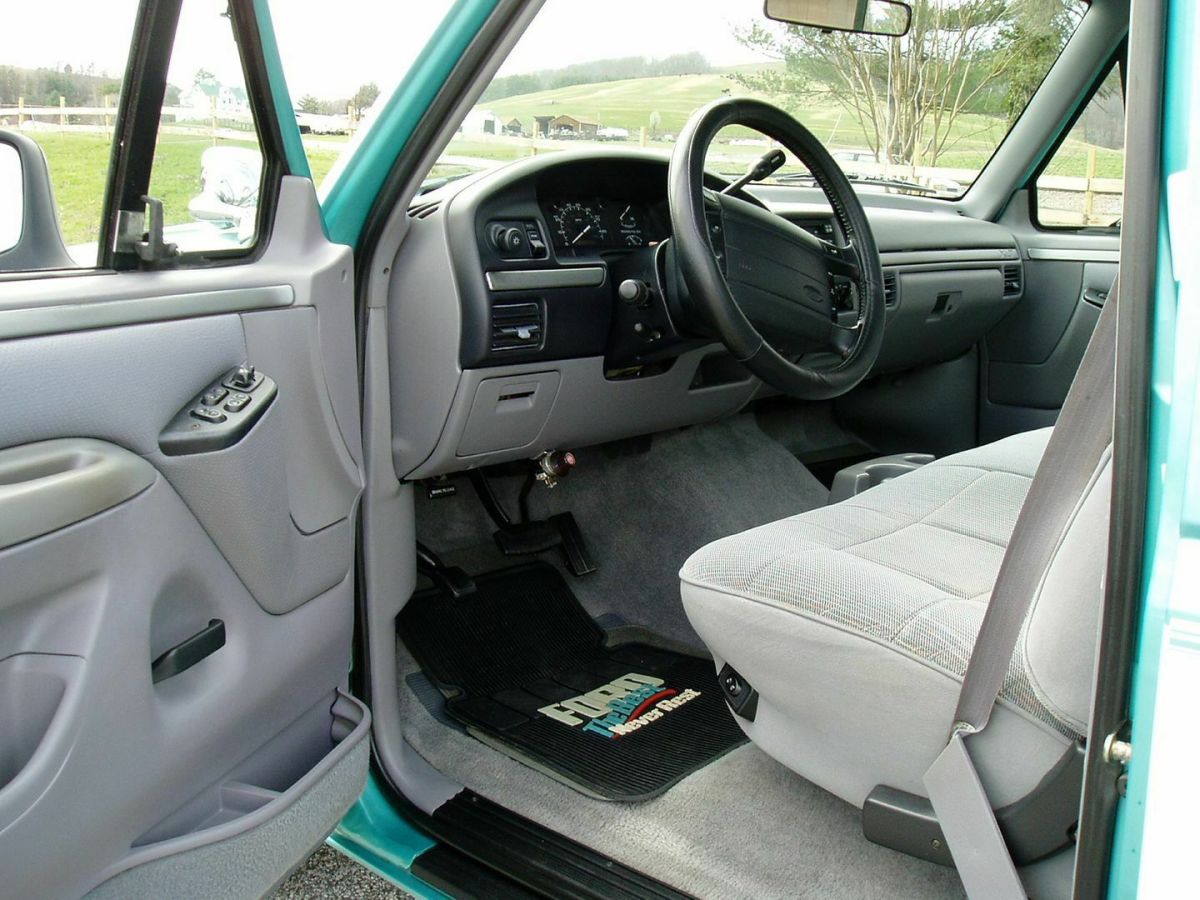 1985 Green & White Ford F-150 Standard Cab Pickup