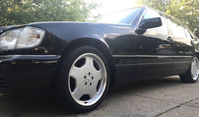 1995 Black Mercedes-Benz S-Class Sedan
