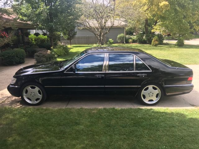 1995 Black Mercedes-Benz S-Class Sedan
