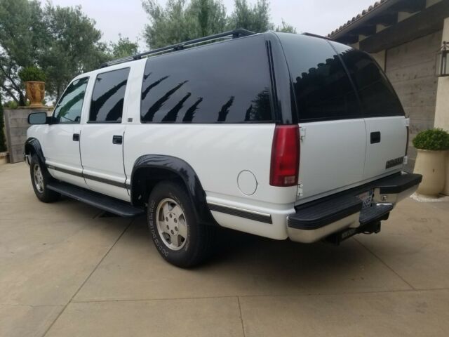 1994 White Chevrolet Suburban