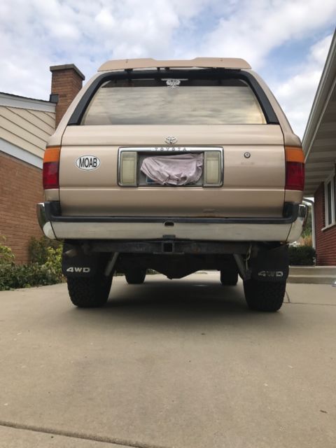 1995 Tan Toyota 4Runner SUV