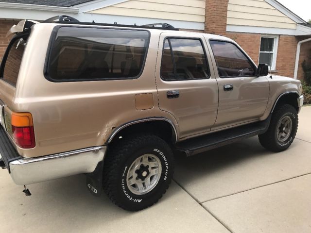 1995 Tan Toyota 4Runner SUV