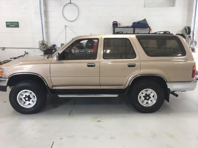 1995 Gold Toyota 4Runner SUV