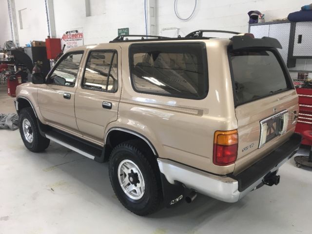 1995 Gold Toyota 4Runner SUV
