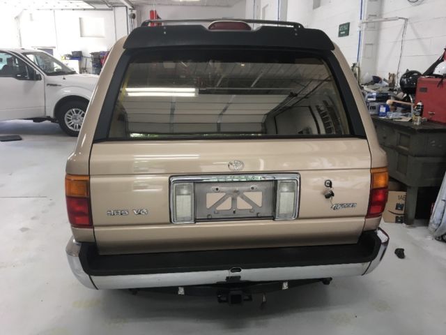1995 Gold Toyota 4Runner SUV
