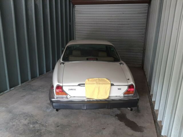 1987 Jaguar XJ6 Sedan