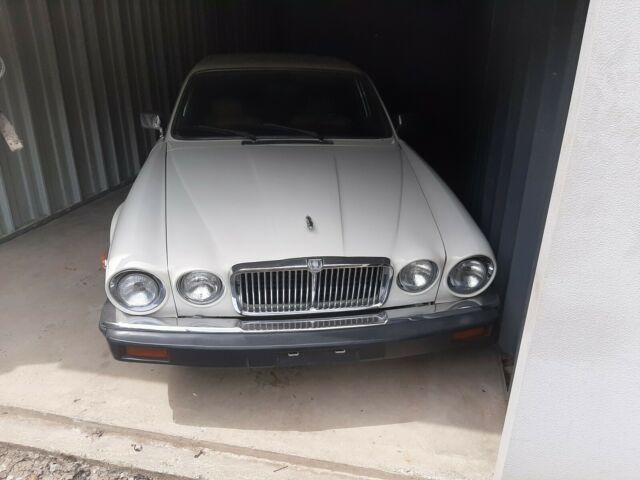1987 Jaguar XJ6 Sedan