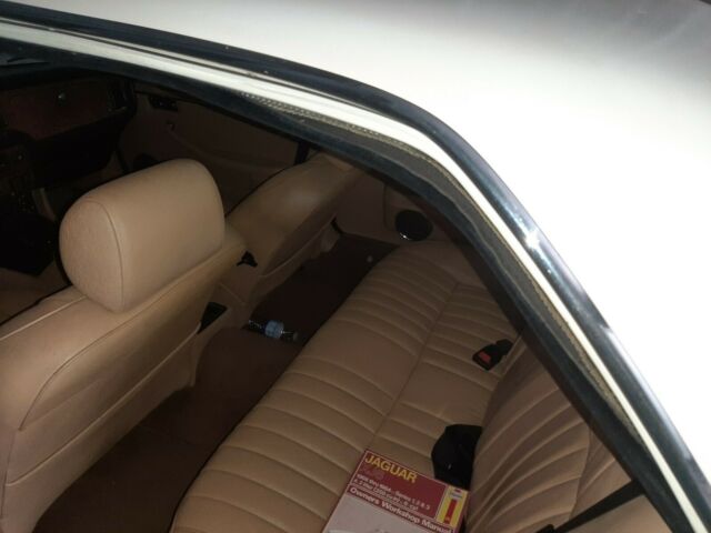 1987 Jaguar XJ6 Sedan